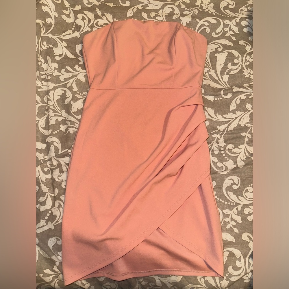 Women’s/Junior’s pink strapless dress